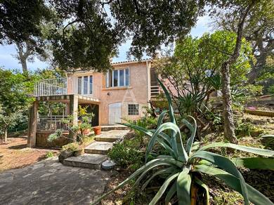 Maison de plain-pied à vendre 595 600 € 5 pièces 4 chambres 94 m² 404 m² de terrain Sud Le Pradet 83220