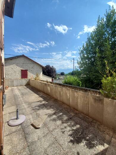 Appartement à louer 760 € 2 pièces 1 chambre 47 m² RDC/3 Peripherie Vif 38450
