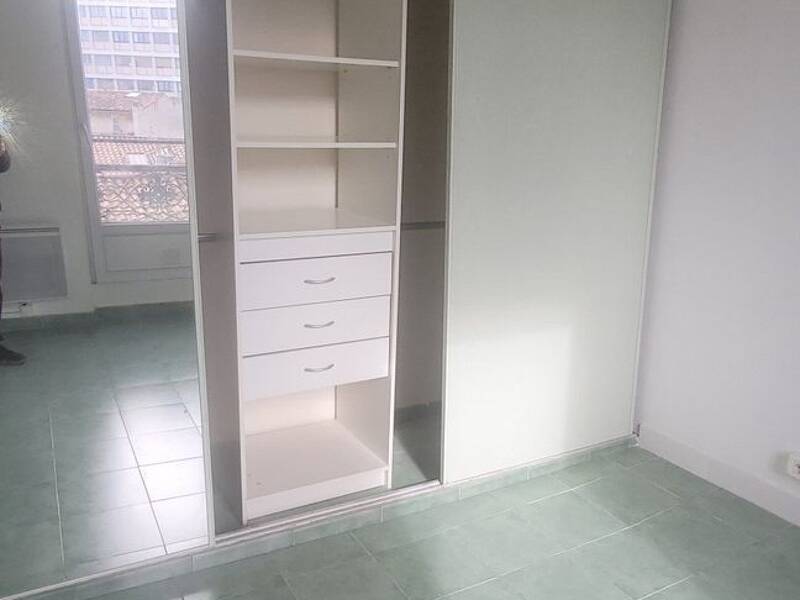 Maison à louer, 40m², MARSEILLE 5E