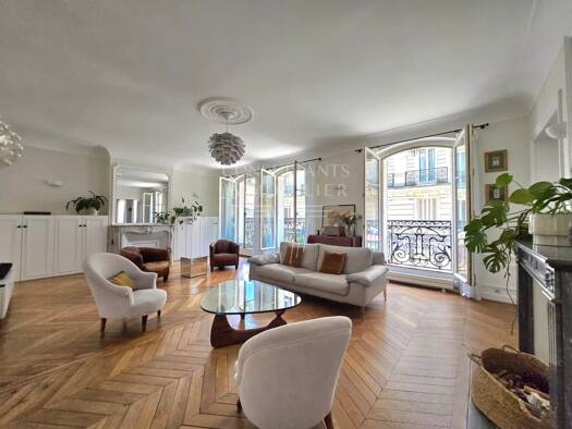 Appartement à louer 6 870 € 8 pièces 5 chambres 208 m² Étage 1/5 Porte Dauphine Paris 16ème arrondissement 75016