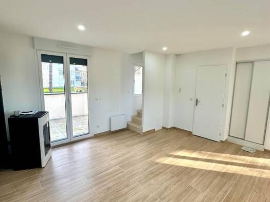 Duplex à louer 970 € 2 pièces 1 chambre 33 m² Étage 1/1 Les Charvaux Andrésy 78570