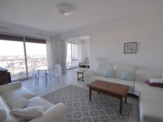 Appartement à vendre 236 500 € 3 pièces 1 chambre 80 m² Étage 12/14 Madeleine-Saint Léonard-Justices Angers 49000