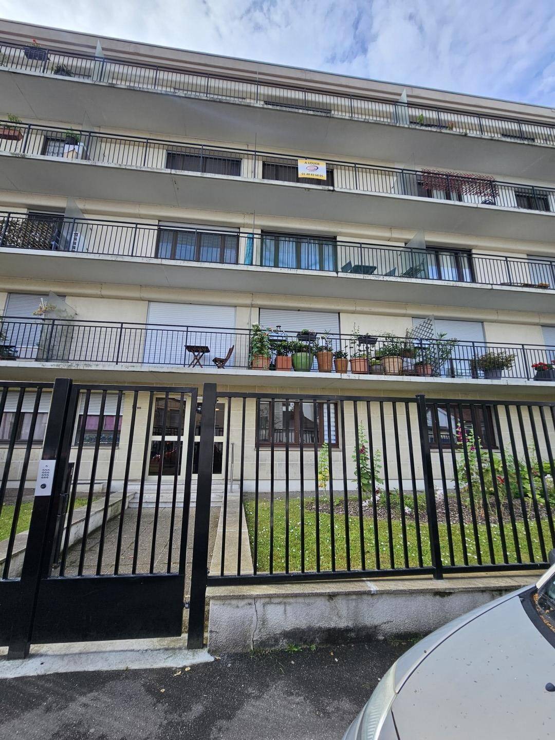 Maison à louer, 26m², SAINT MAUR DES FOSSES