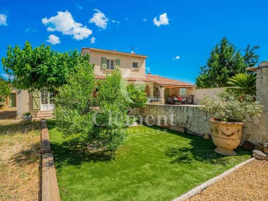 Maison à vendre 359 000 € 5 pièces 4 chambres 140 m² 770 m² de terrain Piolenc 84420