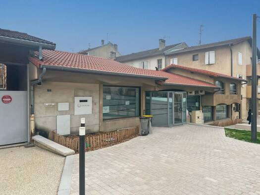 Local commercial à vendre 220 000 € 260 m² de surface de vente Le Bourg Bourg-de-Péage 26300