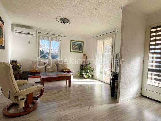 Maison de plain-pied à vendre 263 000 € 4 pièces 3 chambres 90 m² 392 m² de terrain Uchaud 30620