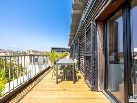 Appartement à vendre 1 200 000 € 4 pièces 3 chambres 127 m² Étage 3/4 Bordeaux 33000