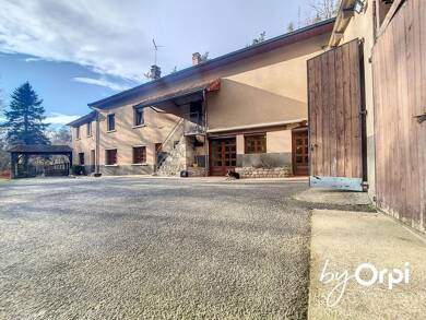 Maison à vendre 259 000 € 9 pièces 7 chambres 205 m² 12 076 m² de terrain Villosanges 63380