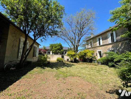 Maison de plain-pied à vendre 235 125 € 2 chambres 260 m² 2 242 m² de terrain Celle Levescault 86600