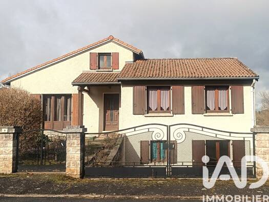 Maison à vendre 168 000 € 6 pièces 4 chambres 122 m² 475 m² de terrain Siaugues-Sainte-Marie 43300