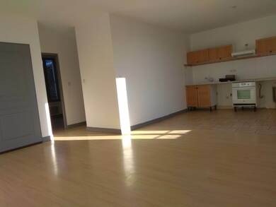 Appartement à louer 517 € 2 pièces 1 chambre 51 m² 1er étage Bize Minervois 11120