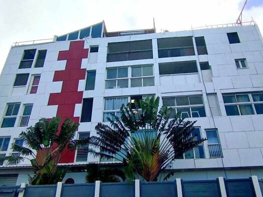 Immeuble à vendre 2 500 000 € 2 180 m² Saint-Pierre 97410