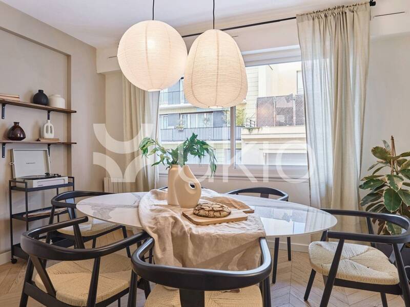 Maison à louer, 83m², PARIS 16E