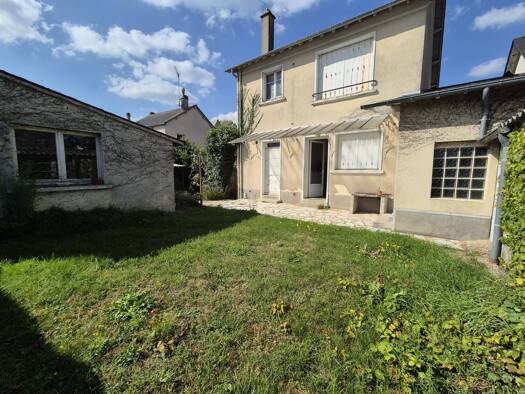 Maison à vendre 157 500 € 5 pièces 3 chambres 108 m² 326 m² de terrain Solesmes 72300