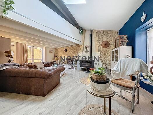 Appartement à vendre 237 000 € 3 pièces 2 chambres 133 m² Étage 2/2 Colline et Etang Orange 84100