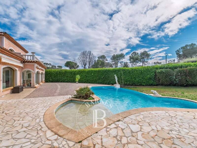 Maison à vendre, 240m², ROQUEFORT LES PINS