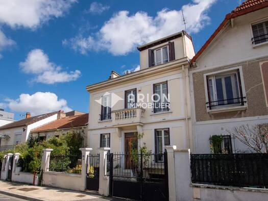 Maison à vendre 520 000 € 9 pièces 6 chambres 112 m² Malassis-Pierre et Marie Curie Bagnolet 93170