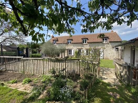 Maison à vendre 490 000 € 6 pièces 4 chambres 200 m² 915 m² de terrain Houdan 78550