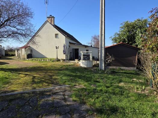 Maison à vendre 115 000 € 8 pièces 3 chambres 180 m² 4 263 m² de terrain Le Donjon 03130