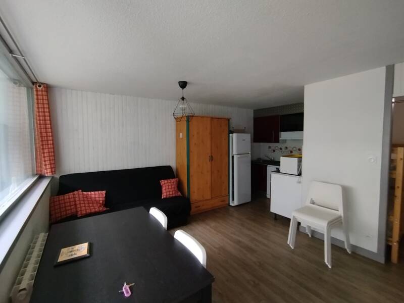 Maison à vendre, 27m², BESSE ET SAINT ANASTAISE