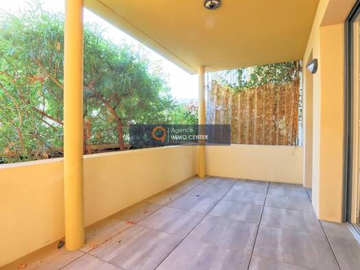 Appartement à vendre 223 000 € 3 pièces 2 chambres 60 m² RDC/4 Solliès-Pont 83210