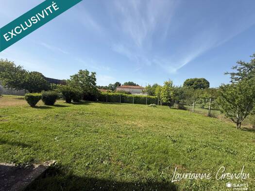 Terrain constructible à vendre 157 000 € 2 673 m² de terrain La Vergne 17400