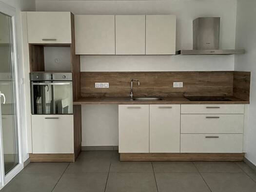 Villa à louer 1 550 € 6 pièces 4 chambres 107 m² Lacenas 69640