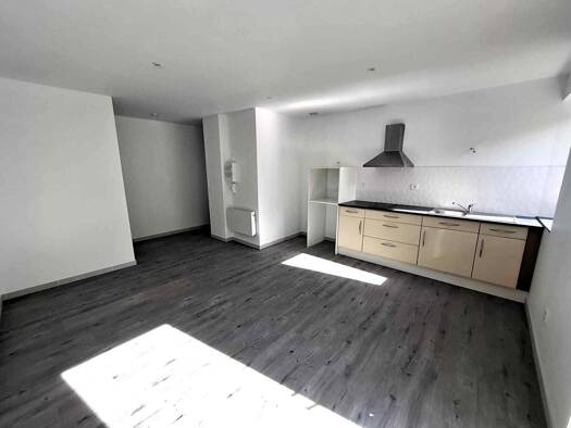 Appartement à louer 680 € 3 pièces 2 chambres 52 m² Étage 1/3 Villeneuve-de-Marsan 40190