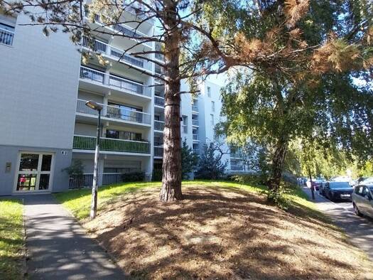 Appartement à louer 1 160 € 3 pièces 2 chambres 66 m² Étage 4/4 Champagne Les Ulis 91940