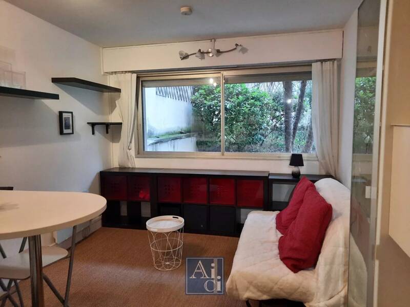 Maison à louer, 18m², PARIS 16E