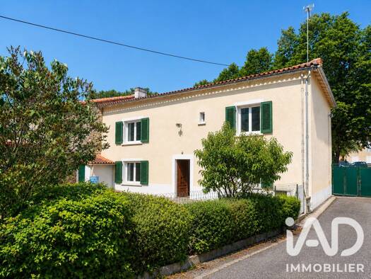 Maison à vendre 89 900 € 7 pièces 5 chambres 153 m² 543 m² de terrain Saint-Laurent-de-Céris 16450