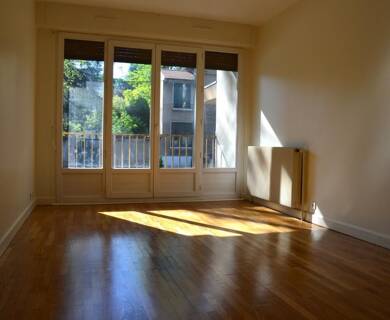 Appartement à louer 760 € 3 pièces 2 chambres 58,2 m² RDC/3 Centre Ville Tassin-la-Demi-Lune 69160