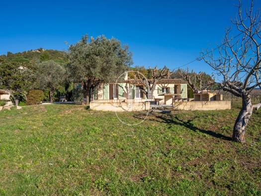 Maison à vendre 780 000 € 3 pièces 2 chambres 65 m² 4 840 m² de terrain Le Plan-de-la-Tour 83120