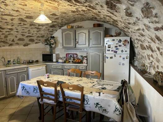 Duplex à vendre 209 000 € 3 pièces 2 chambres 93,5 m² RDC/1 Centre Les Arcs 83460