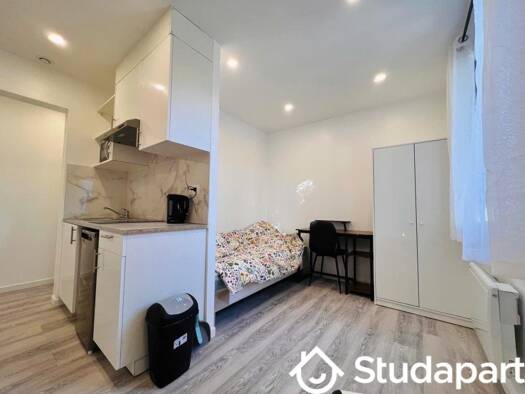 Appartement à louer 700 € 1 pièce 16 m² 1er étage dès le 30/04/2026 Centre Sud Palaiseau 91120