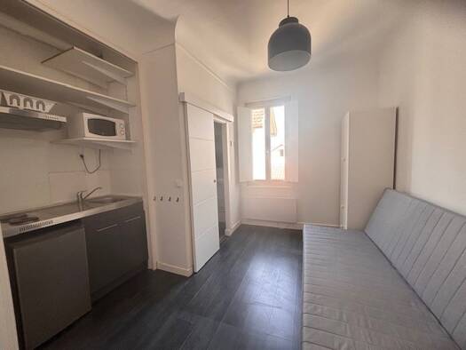 Appartement à louer 376 € 1 pièce 14 m² Étage 2/3 Bayonne 64100