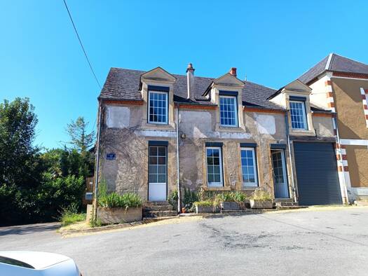 Maison à vendre 76 000 € 6 pièces 3 chambres 187 m² 995 m² de terrain Villequiers 18800