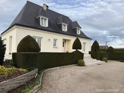 Villa à vendre 499 000 € 6 pièces 4 chambres 190 m² 2 700 m² de terrain Pont-Audemer 27500