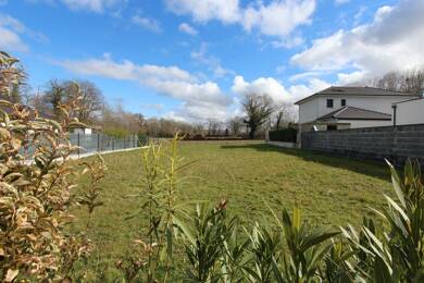 Terrain constructible à vendre 146 000 € 823 m² de terrain Idron 64320