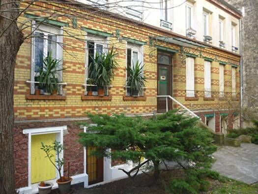 Appartement à louer 618 € 1 pièce 17 m² RDC/2 dès le 13/04/2026 Chemins des Vignes Issy-les-Moulineaux 92130