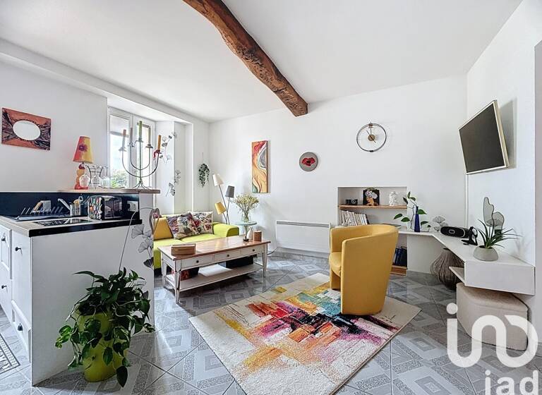 Appartement à vendre 210 000 € 2 pièces 1<br/>chambre 41 m²<br/>superficie RDC/2<br/>étage Le Rouret 06650