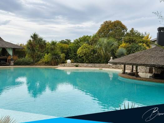 Maison à vendre 689 000 € 6 pièces 4 chambres 154 m² 2 540 m² de terrain La Tour-du-Crieu 09100