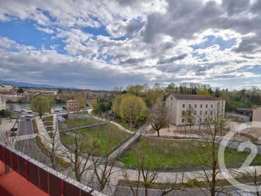 Appartement à louer 550 € 2 pièces 1 chambre 35,8 m² RDC Romans-sur-Isère 26100