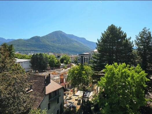 Appartement à vendre 790 000 € 3 pièces 2 chambres 106 m² Étage 6/7 Annecy 74000
