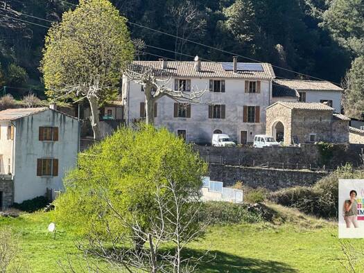 Maison à vendre 750 000 € 13 pièces 10 chambres 457 m² 30 000 m² de terrain Soudorgues 30460
