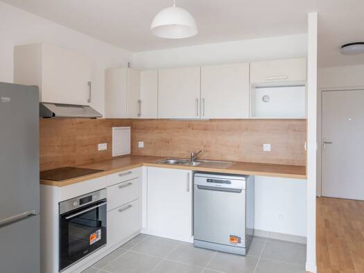 Appartement à louer 1 649 € 4 pièces 3 chambres 77,6 m² Étage 4/5 Atlantis-Massy Sud Massy 91300