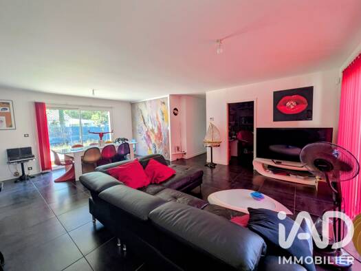 Maison de plain-pied à vendre 383 000 € 5 pièces 4 chambres 127 m² 1 050 m² de terrain Poujeau-Feydieu Le Pian-Médoc 33290
