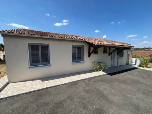 Maison à vendre 179 000 € 4 pièces 3 chambres 88 m² 823 m² de terrain Chabanais 16150