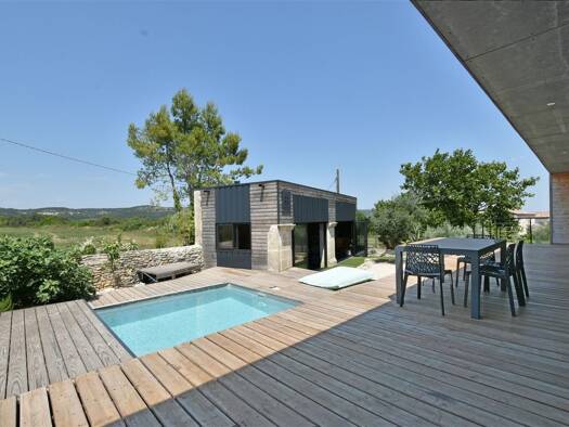 Maison de plain-pied à vendre 495 000 € 5 pièces 3 chambres 129 m² 561 m² de terrain Calvisson 30420