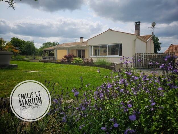 Maison de plain-pied à vendre 245 000 € 5 pièces 3 chambres 105 m² 1 408 m² de terrain Saint-Mard 17700